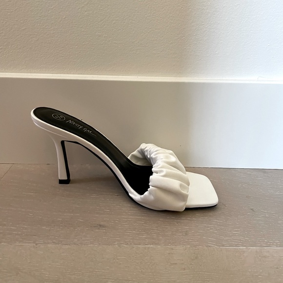Nastygal White Ruched Heeled Sandals - Picture 8 of 11